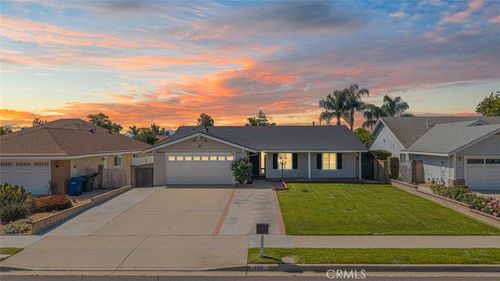740 E Deerfield, Ontario, CA, 91761 | Card Image