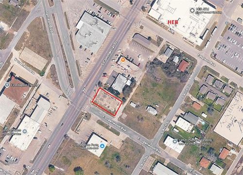 559 S Commercial St, Aransas Pass, TX, 78336-1809 | Card Image