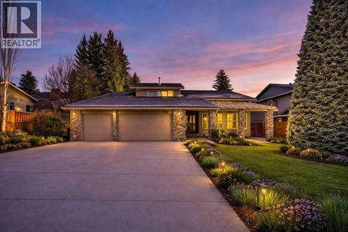 636 Varsity Estates Crescent Nw, Calgary, AB, T3B3C7 | Card Image