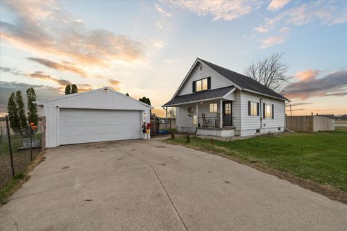 12045 Lincoln Rd, Burt, MI, 48417-2104 | Card Image