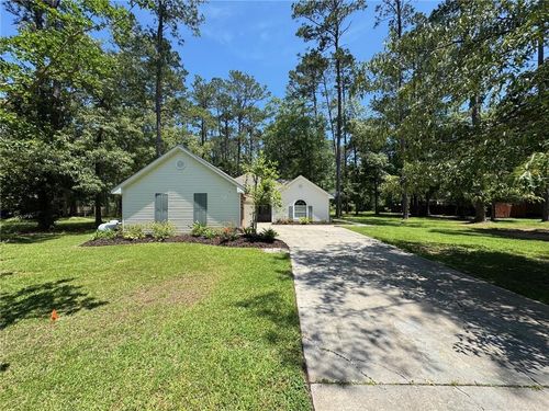 31535 River Pines Dr, Springfield, LA, 70462-8885 | Card Image