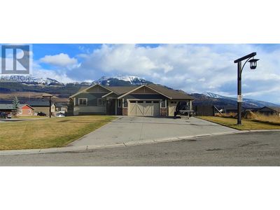 2411 Osprey Crt, House other with 5 bedrooms, 3 bathrooms and 3 parking in Sparwood BC | Image 1