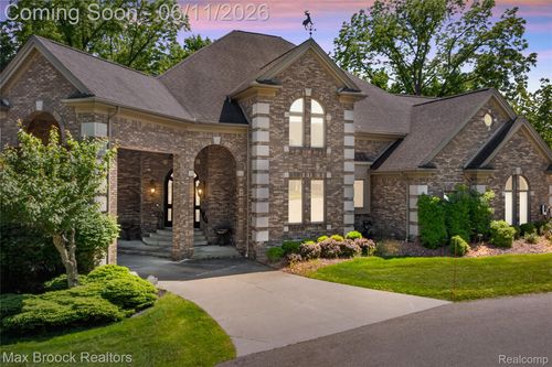 34825 Huntington Ct, Farmington Hills, MI, 48331-3521 | Card Image