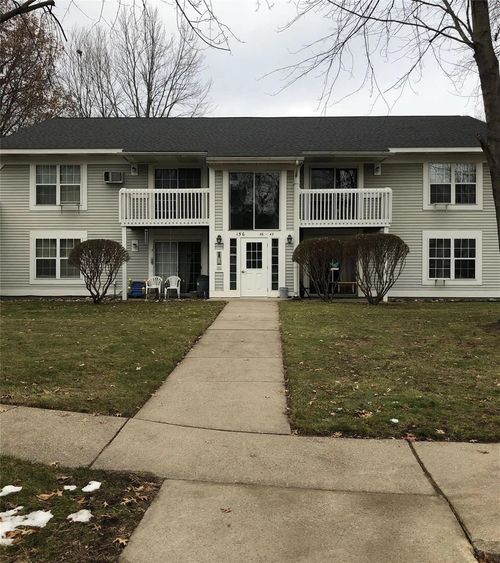 158 Meadowwood Ln, Chesaning, MI, 48616-1172 | Card Image