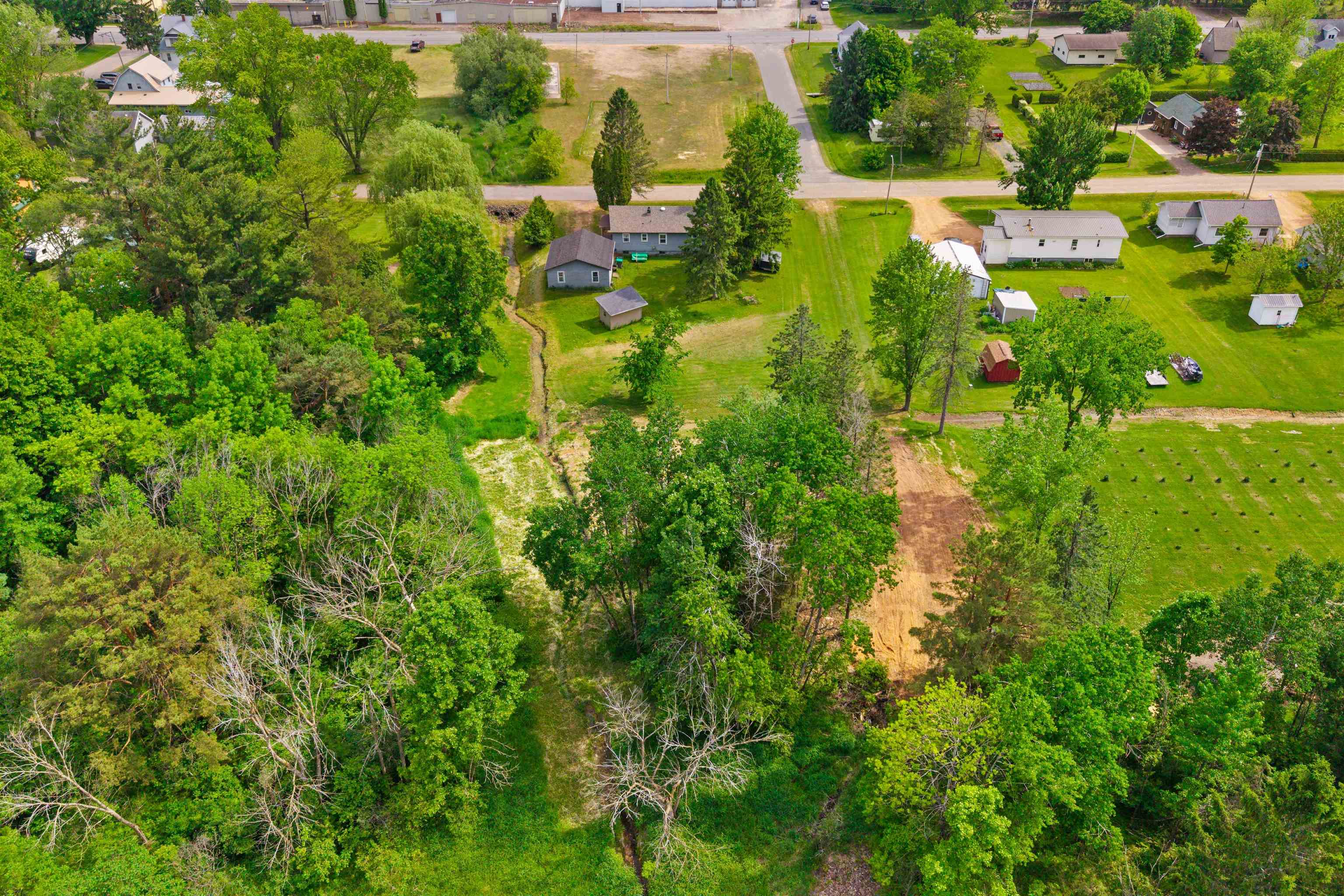 Land in Arpin 4