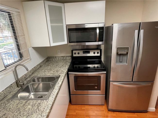 APT-206J - 6900 Sw 39 Th St, Condo with 2 bedrooms, 2 bathrooms and null parking in Davie FL | Image 9