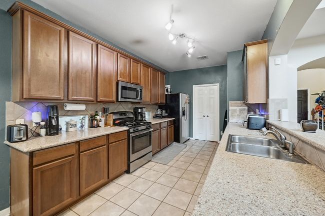2301 Ambling Trl, House other with 4 bedrooms, 3 bathrooms and 3 parking in Pflugerville TX | Image 6