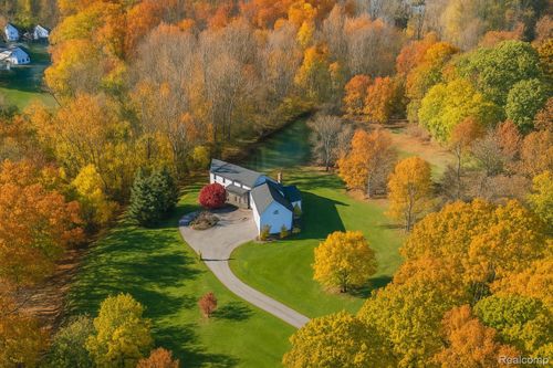 5764 Bloomfield Glens Rd, West Bloomfield, MI, 48322-2501 | Card Image