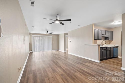 1134 Plaza Walk Dr, Charlotte, NC, 28215-1814 | Card Image