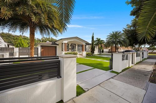 155 W 60th St, Hialeah, FL, 33012-2630 | Card Image