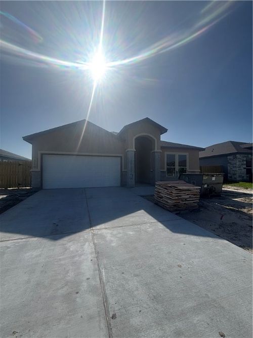 112 Guadalupe Palm Dr, Portland, TX, 78374-1124 | Card Image