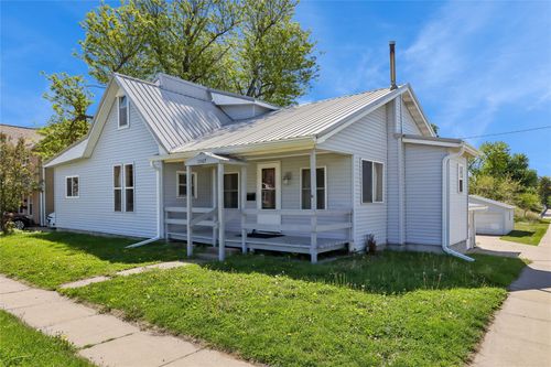 1507 5th Ave, Marion, IA, 52302-4316 | Card Image