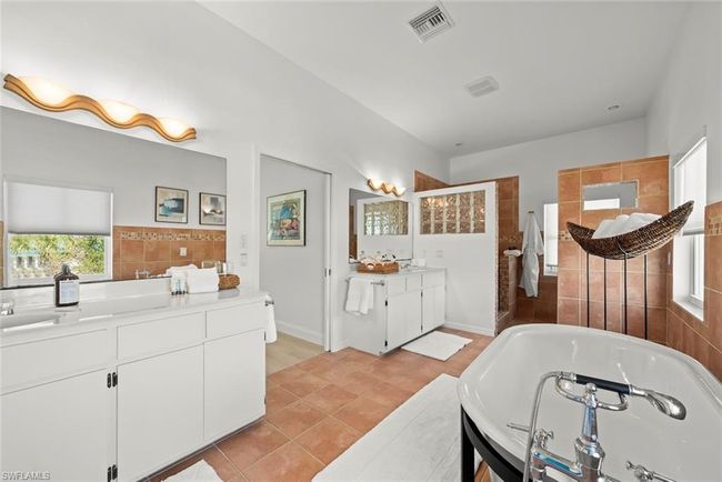 1163 Seagrape Ln, House other with 4 bedrooms, 5 bathrooms and 1 parking in SANIBEL FL | Image 38