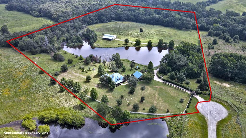 Stallion Lake Ct, Athens, TX 75752