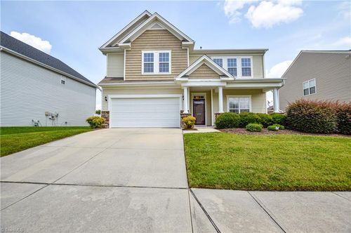 6410 Hedgewood Ln, High Point, NC, 27265-3164 | Card Image