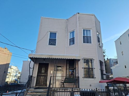 104 Oak Street, Yonkers, NY, 10701 | Card Image