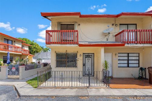 201-2331 W 66th Pl, Hialeah, FL, 33016-3975 | Card Image
