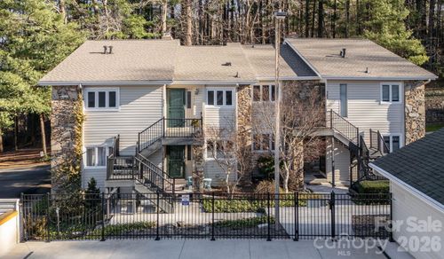 321 Britton Creek Dr, Hendersonville, NC, 28791-7211 | Card Image