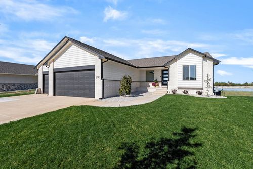 780 E Sunset Cir, Goddard, KS, 67052-8670 | Card Image