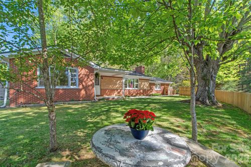 309 Presnell St, Burnsville, NC, 28714-3217 | Card Image