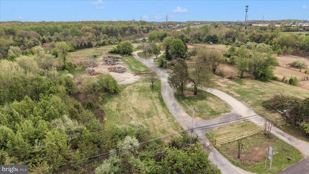 Land in BURTONSVILLE 2