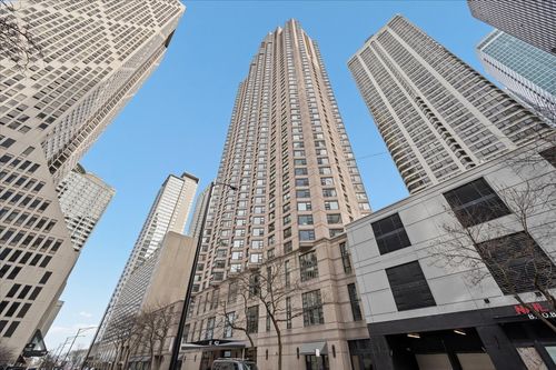 604-401 E Ontario St, Chicago, IL, 60611-7162 | Card Image