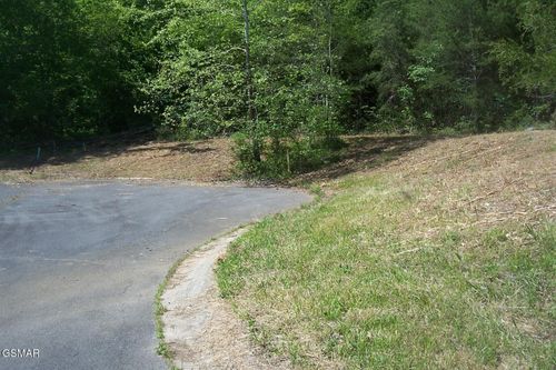 27 Splendor Way, Parrottsville, TN, 37843 | Card Image