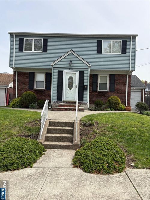 157 Queen St, Bergenfield, NJ, 07621-1007 | Card Image