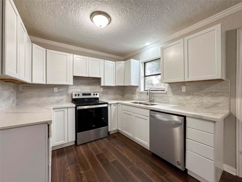 1706 Avenue A, Danbury, TX, 77534-8021 | Card Image