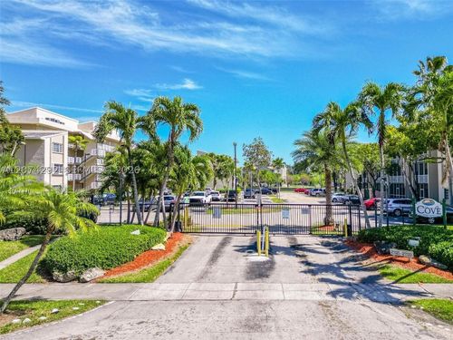 308-21121 Sw 85th Ave, Cutler Bay, FL, 33189-3518 | Card Image