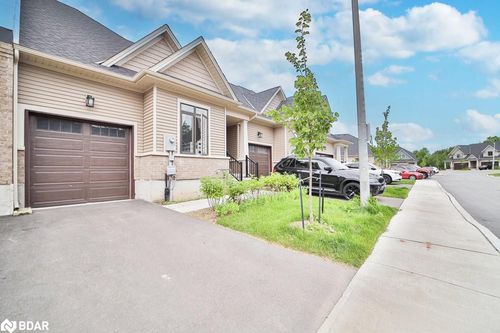 53-4311 Mann St, Niagara Falls, ON, L2G3K2 | Card Image