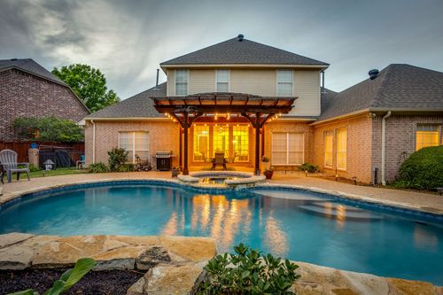 912 Thomas Crossing Dr, Burleson, TX, 76028-3208 | Card Image