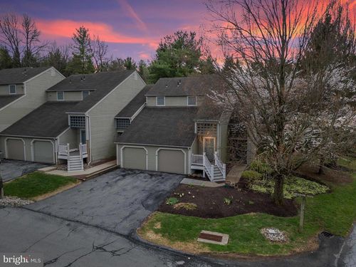 2000 Meadow Glen, READING, PA, 19610 | Card Image