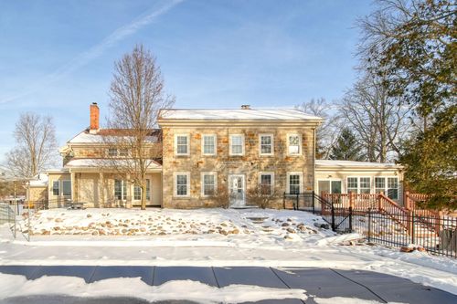 208 Glasgow Rd, Jackson, MI, 49201-8915 | Card Image