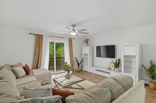 c15-701 Dorset St, South Burlington, VT, 05403-7149 | Card Image