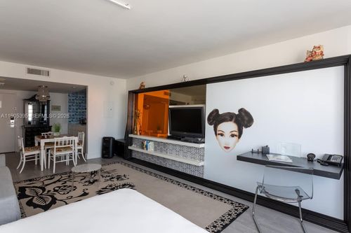 1004-1100 West Ave, Miami Beach, FL, 33139-4749 | Card Image