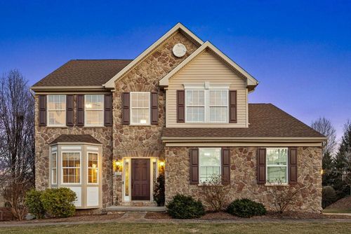 209 Buchanan Dr, BROADWAY, VA, 22815-9747 | Card Image