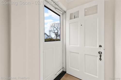 22373 Cyman Ave, Warren, MI, 48091-3677 | Card Image