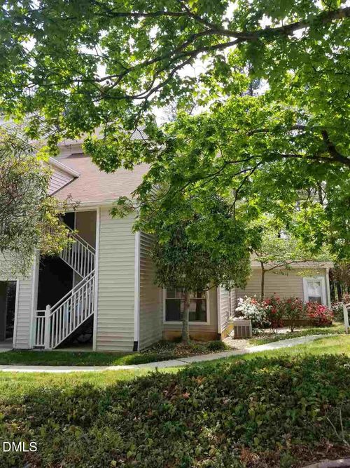 6011 Winterpointe Ln, Raleigh, NC, 27606-5013 | Card Image