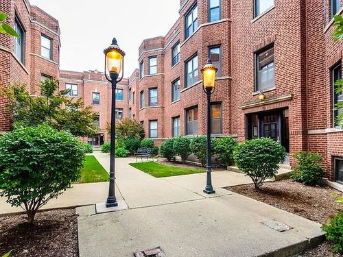 3n-903 Cornelia Ave, Chicago, IL, 60657-1784 | Card Image
