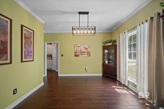 Dining Area | Image 11