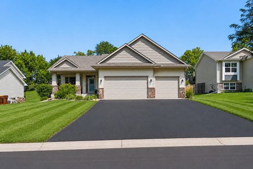933 Trellis St, Jordan, MN, 55352-4524 | Card Image