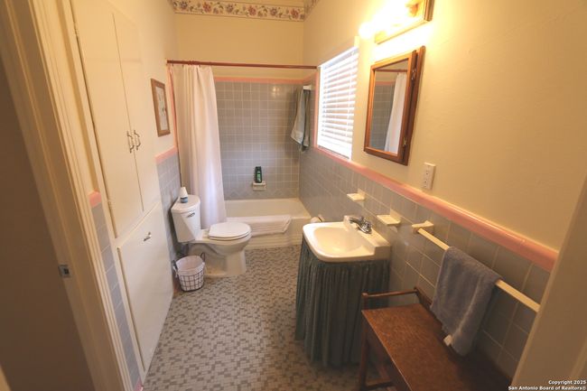 6359 Cooksey Rd, House other with 3 bedrooms, 2 bathrooms and null parking in Adkins TX | Image 38