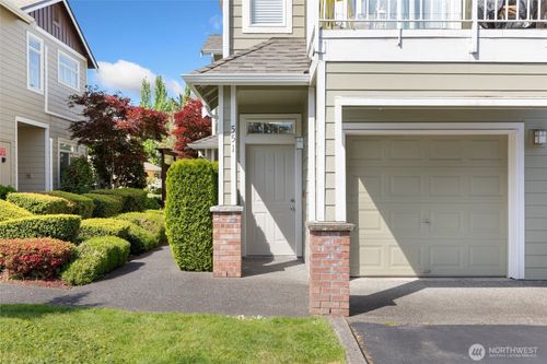 551 241st Ln Se, Sammamish, WA, 98074-3681 | Card Image