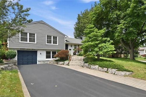 4065 Melba Lane, Burlington, ON, L7L2C2 | Card Image