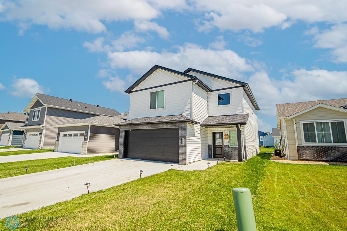 Chinook Dr, Fargo, ND 58104 #1