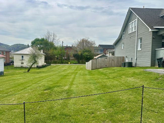 103 E Virginia St, House other with 4 bedrooms, 3 bathrooms and null parking in Galax VA | Image 58