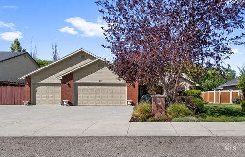 411 Creekside Pl, Nampa, ID, 83686-8133 | Card Image