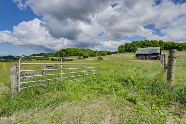 3570 Stanley Valley Rd, House other with 3 bedrooms, 2 bathrooms and null parking in Surgoinsville TN | Image 57