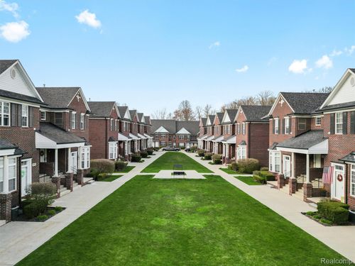 53184 Providence W, Shelby Twp, MI, 48316-2612 | Card Image